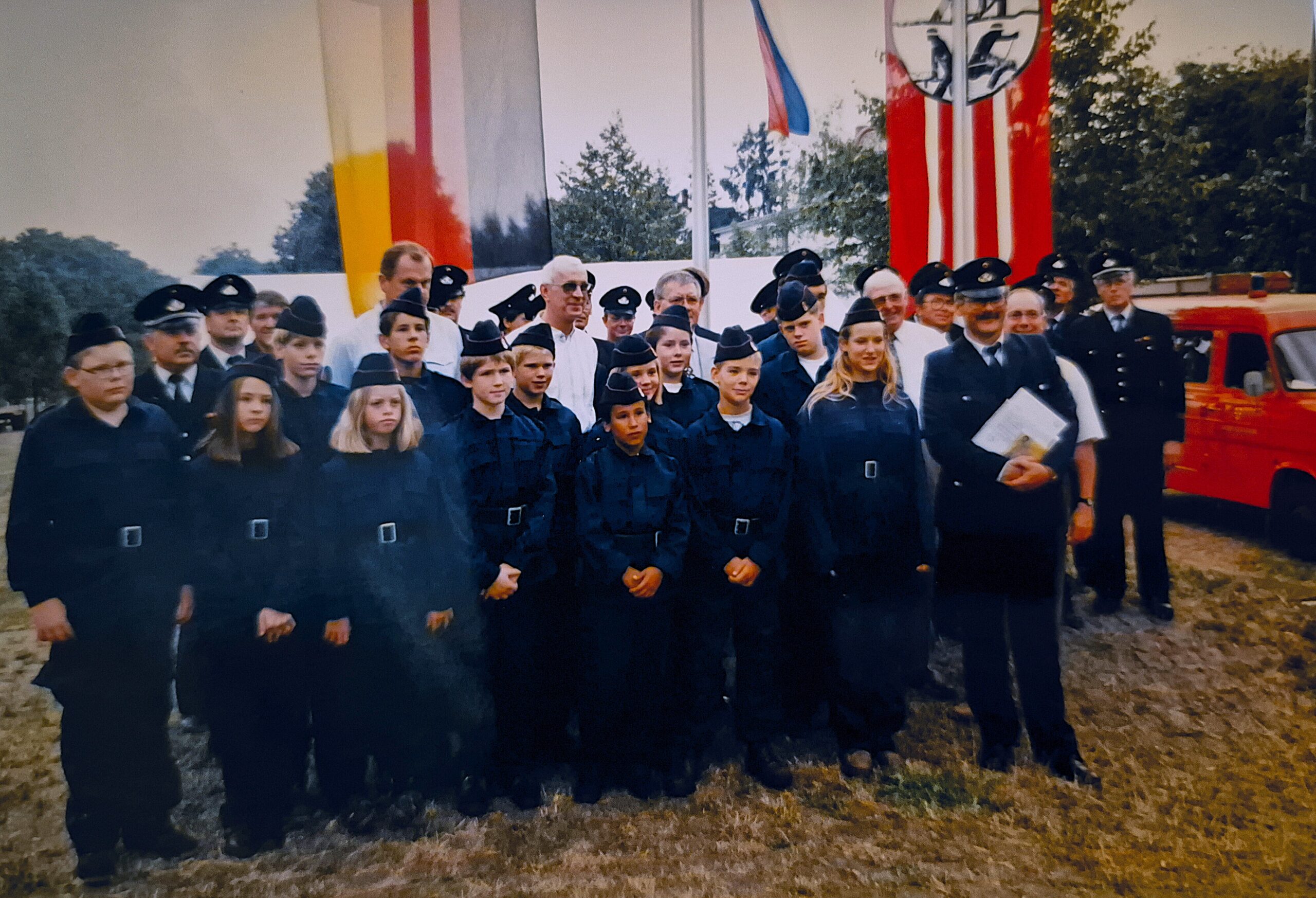 Die neue Jugendfeuerwehr mit Jugendwart Bernd Hickmann.